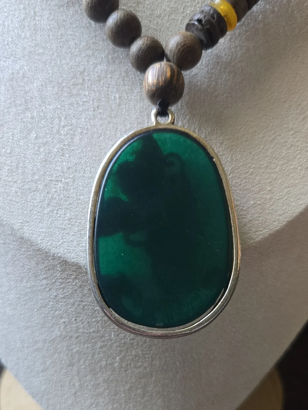 Vintage Whimsical Bohemian Green Butterfly Pendant And Wood Beaded Necklace💫 - Picture 3 of 5